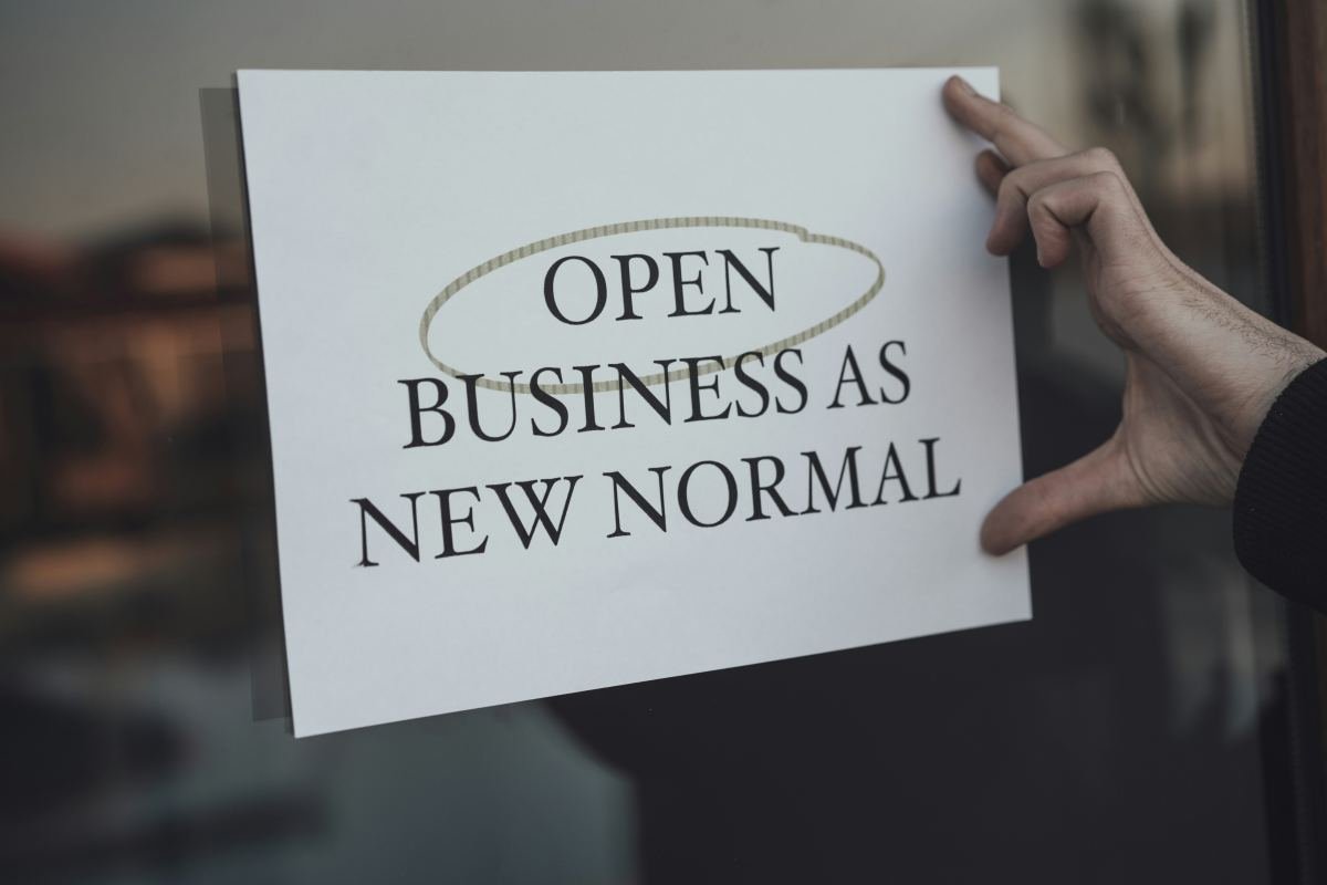 Entrepreneurs presenting business plans